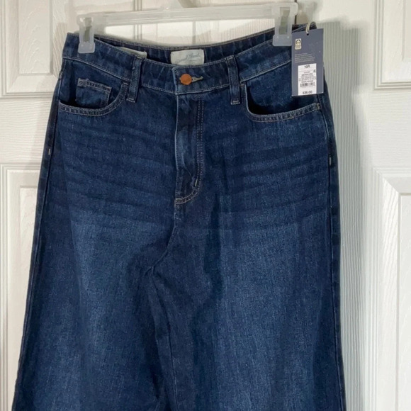 Universal Thread Relaxed Wide Leg High-rise
Dark Wash Denim Jeans - Picture 14 of 16